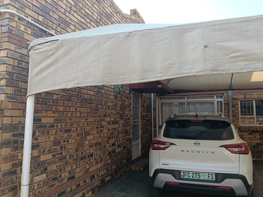 To Let 3 Bedroom Property for Rent in Hospitaalpark Free State